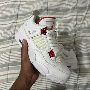 Jordan 4 metallic red